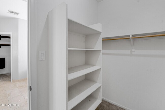 Building Photo - 4335 E Fox Cir