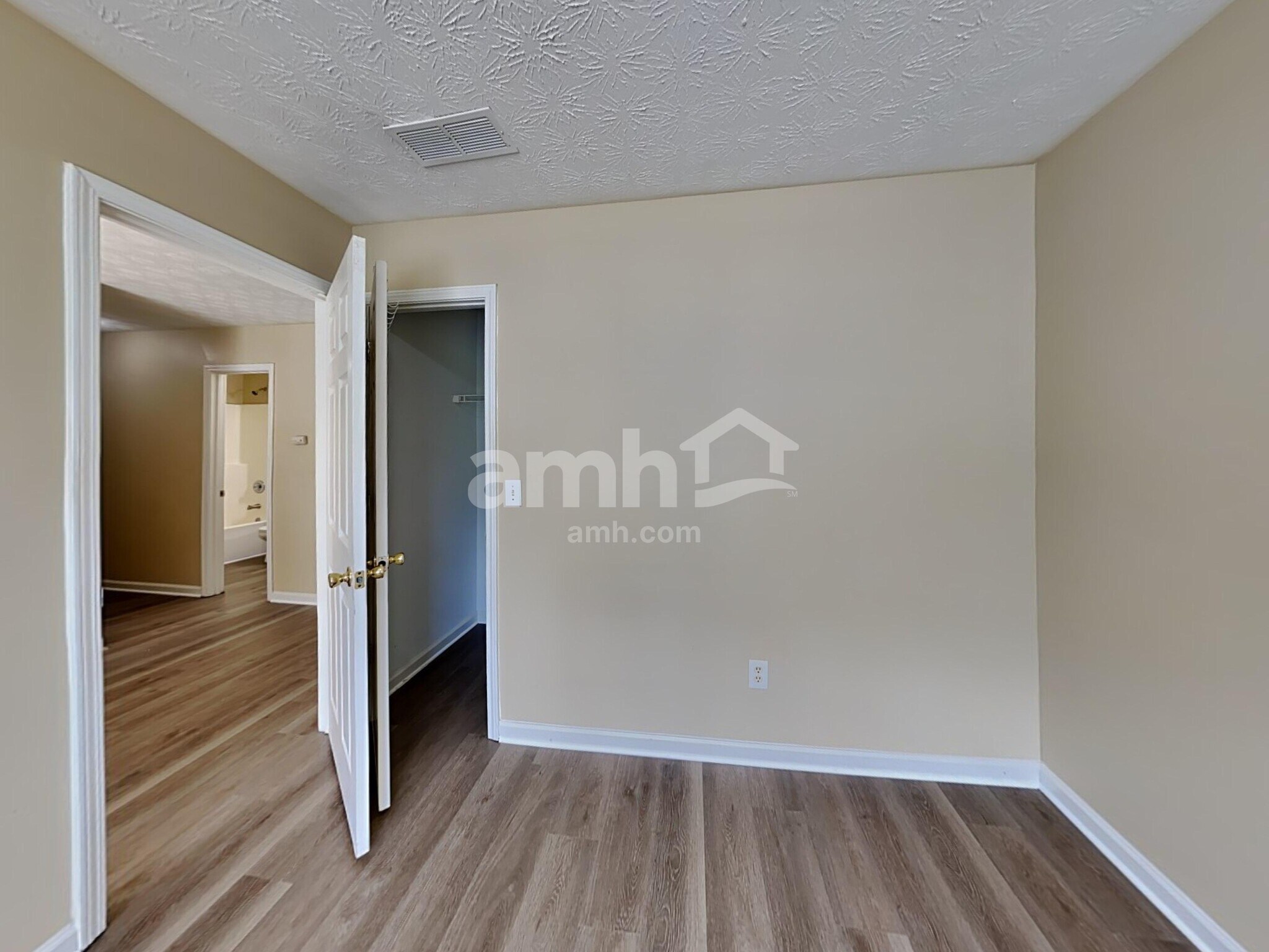 Building Photo - 881 Simon Park Cir