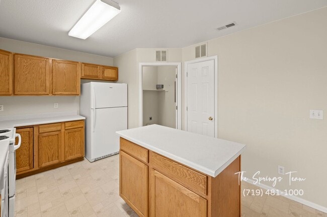 Building Photo - CHARMING 3BD/2BA CONDO featuring FRESH UPDATES - Security Deposit Waiver Available