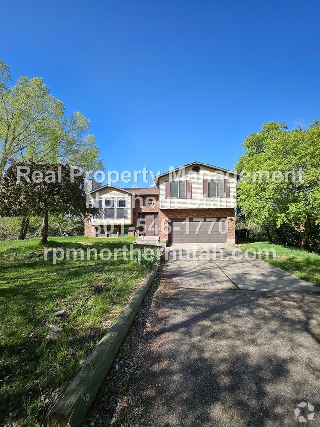 Building Photo - 3 Bedroom 2 Bath Home in Layton Now Availa...