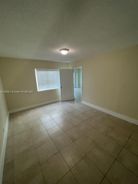 Building Photo - 120 Lakeview Dr