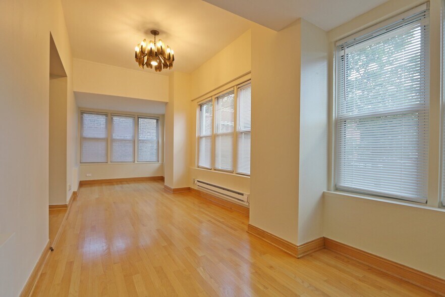 Building Photo - 918 W Buena Ave