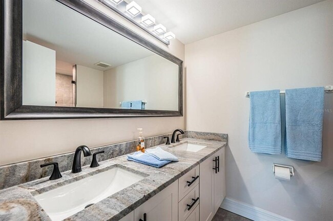 Building Photo - 6061 Bahia Del Mar Cir