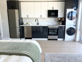 Building Photo - 872 Broadway