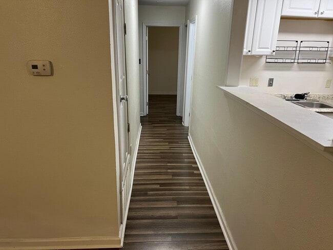 Building Photo - Charming 3 Bedroom, 1 Bath Pensacola Home available !!