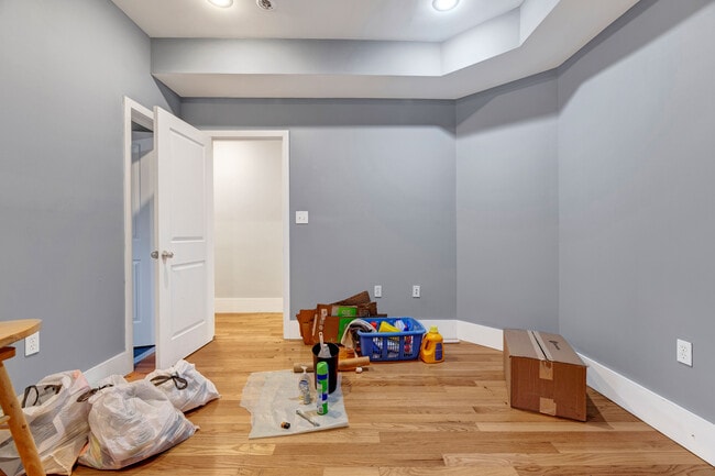 Building Photo - 1346 Kenyon St NW