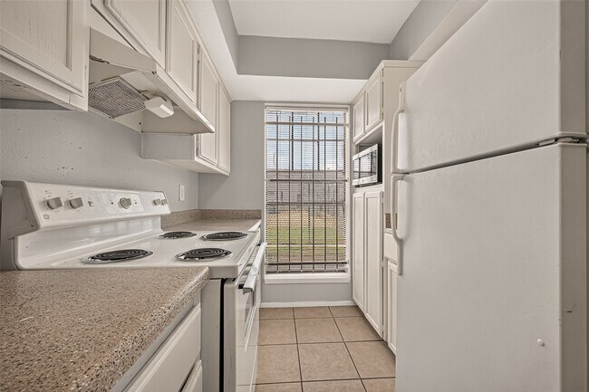 Building Photo - 12656 Windsor Village Dr