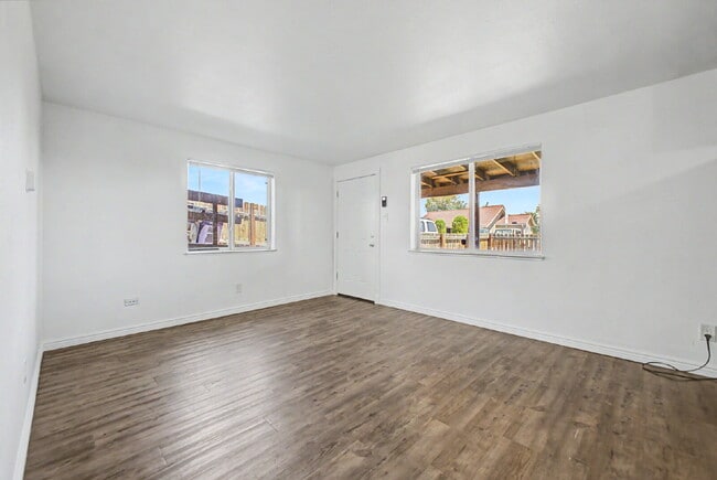 Building Photo - Garden Level 2 bedroom/1 bath for rent in Denver