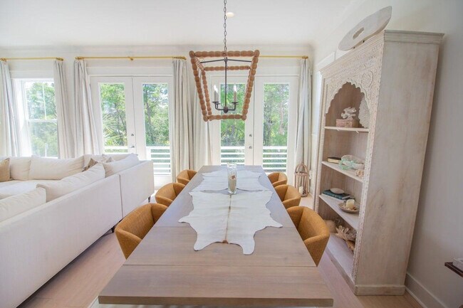 Building Photo - 141 Valdare Ln