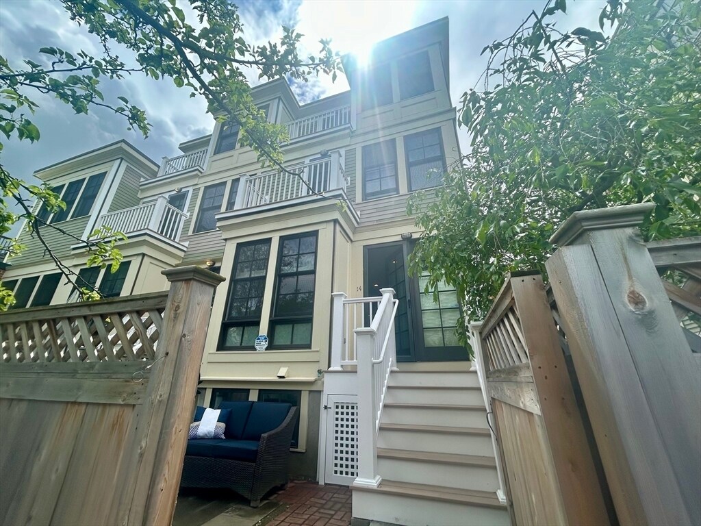 Building Photo - 14 Decatur St