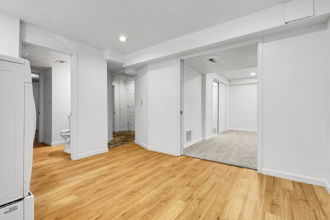 Building Photo - $2,695 - 5 Bed, 4 Bath Townhome in Aurora ...
