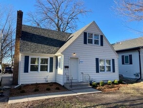 Building Photo - 2326 Storm St