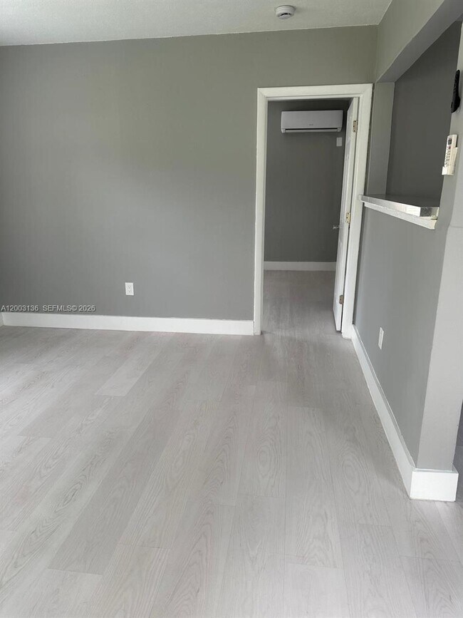 Building Photo - 2016 Miami Rd