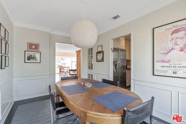 Building Photo - 1275 N Harper Ave