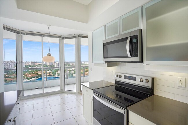 Building Photo - 21205 Yacht Club Dr