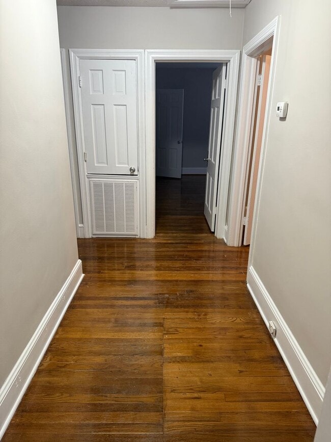 Building Photo - 1002 W Haven Blvd