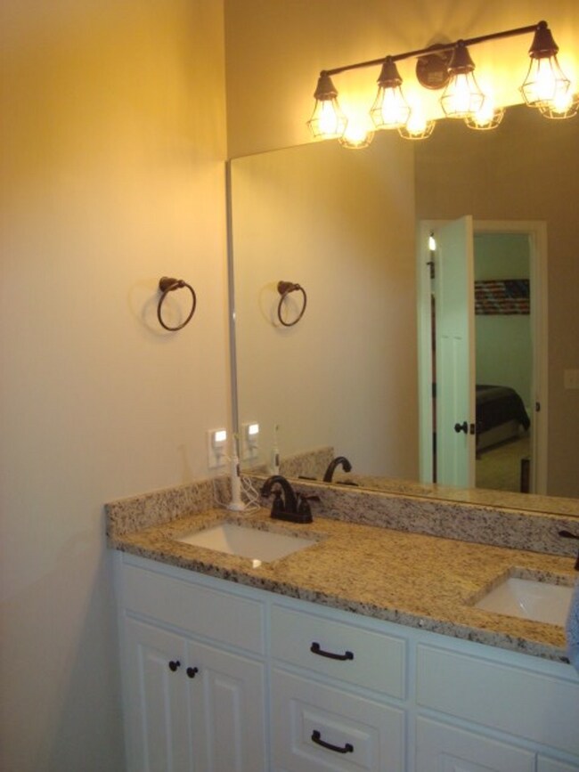Building Photo - Home in Phenix City available to rent 10/2...