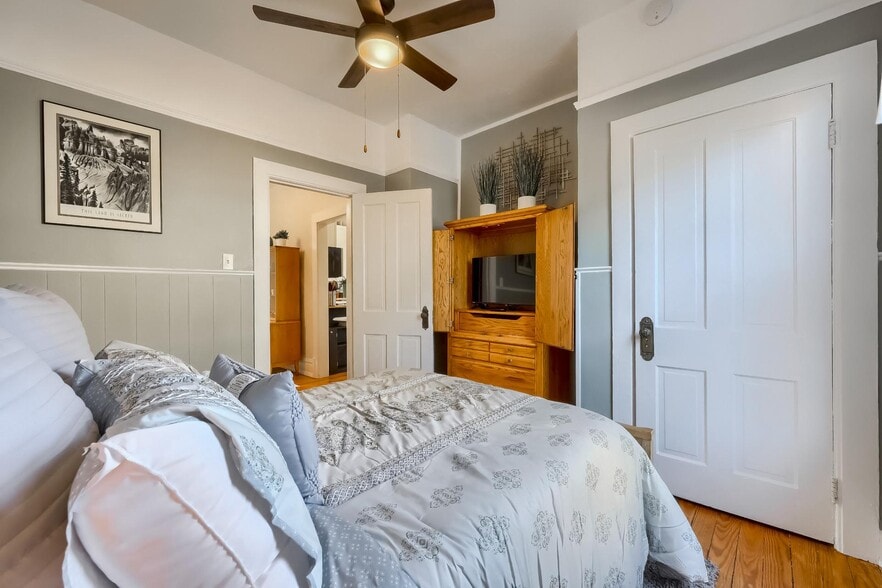 Building Photo - 3039 S Bannock St