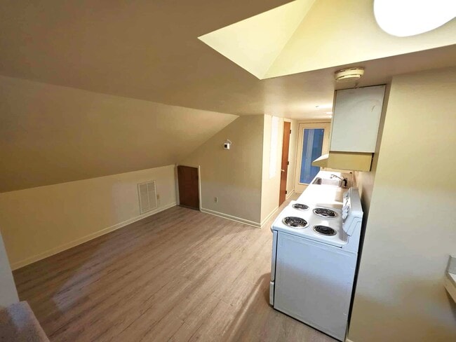 Building Photo - 7535 Carmen Ct