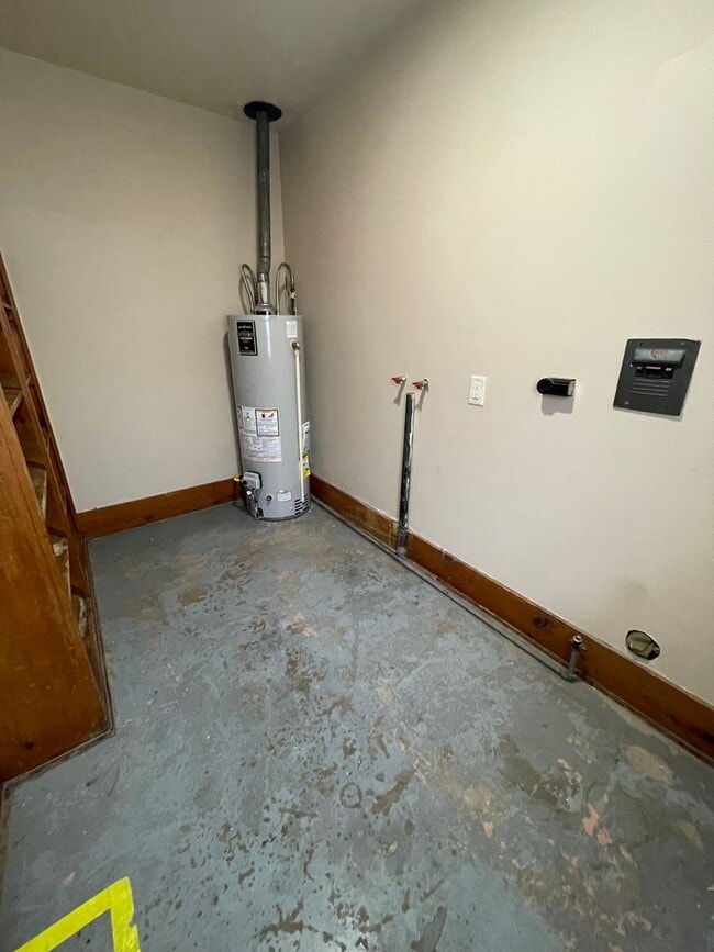 Building Photo - 1206-1208 Eisenhower