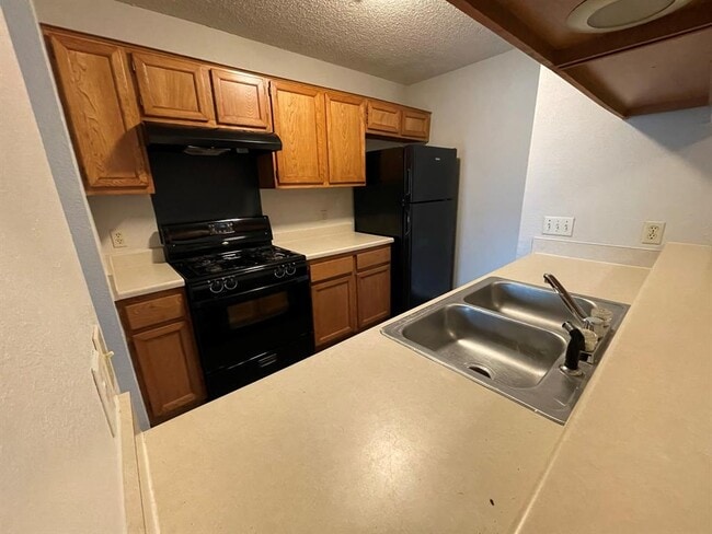 Building Photo - 513 Sierra Cove