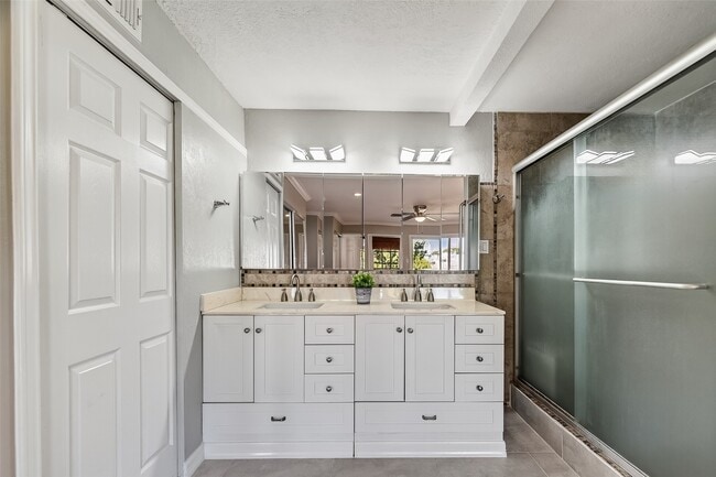 Building Photo - 781 Country Pl Dr