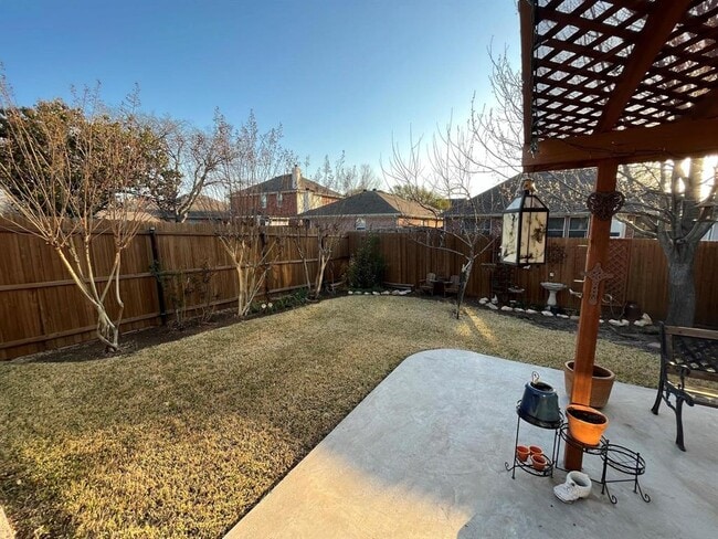 Building Photo - 612 Crystal Brook Dr