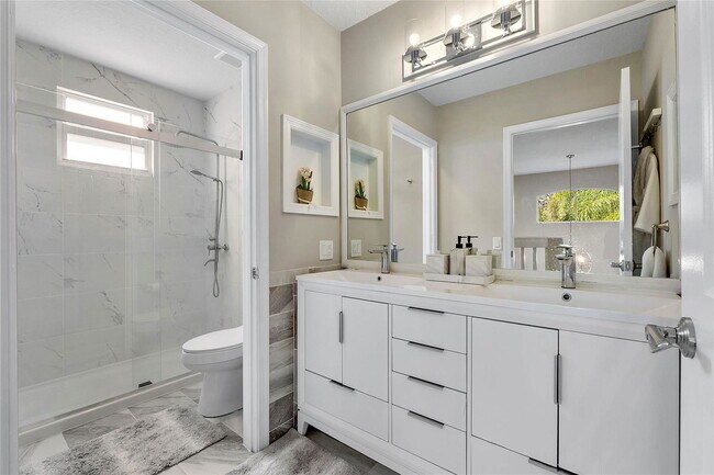 Building Photo - 604 Stanton Dr