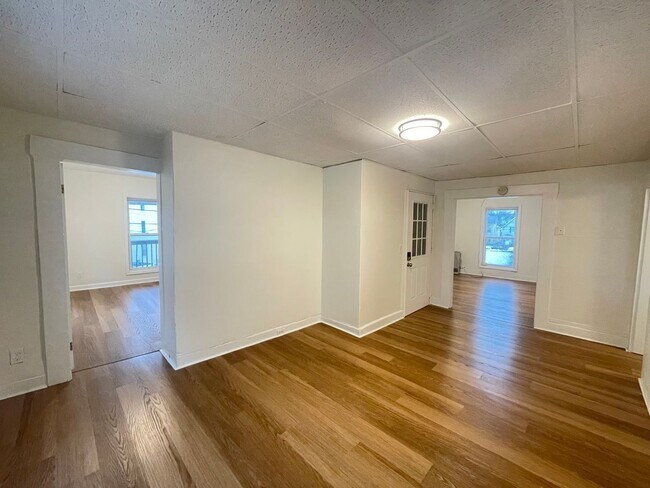 Building Photo - 33 Malvern St