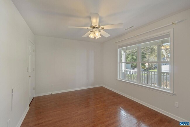 Building Photo - 1081 Wintergreen Ln