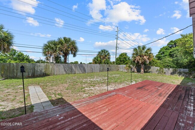 Building Photo - 136 Colina Cir