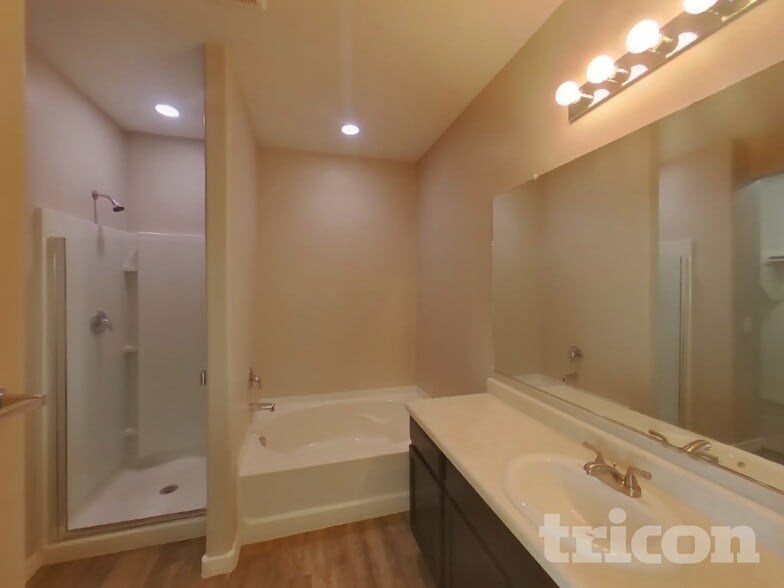 Building Photo - 19401 N Nocera Rd