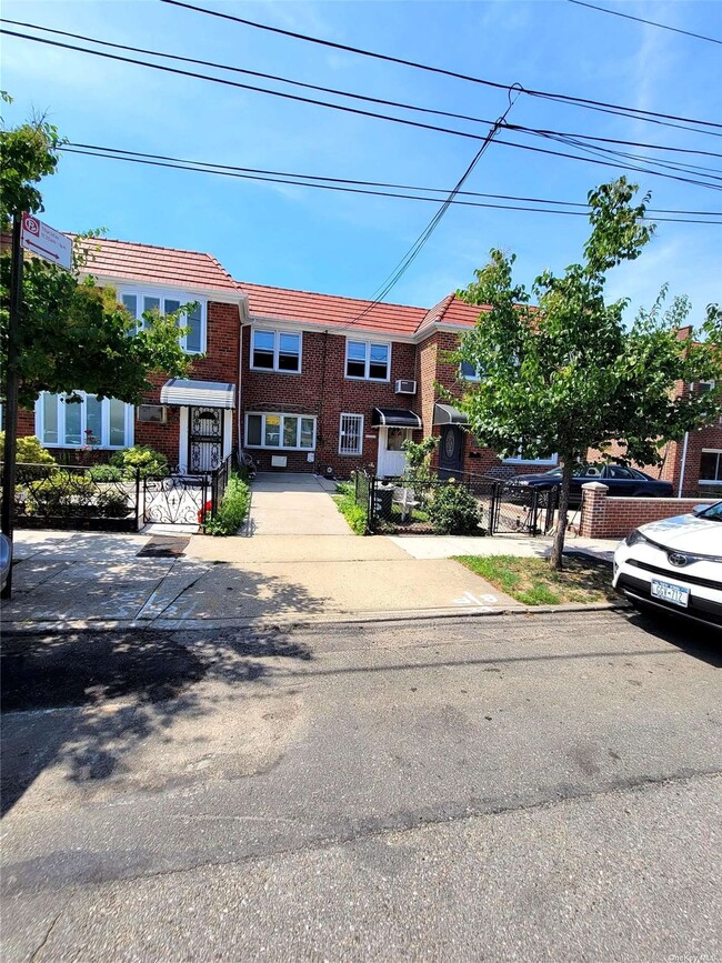 Primary Photo - 22-32-32 49th St
