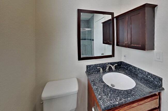 Building Photo - 2331 Sweetwater Dr