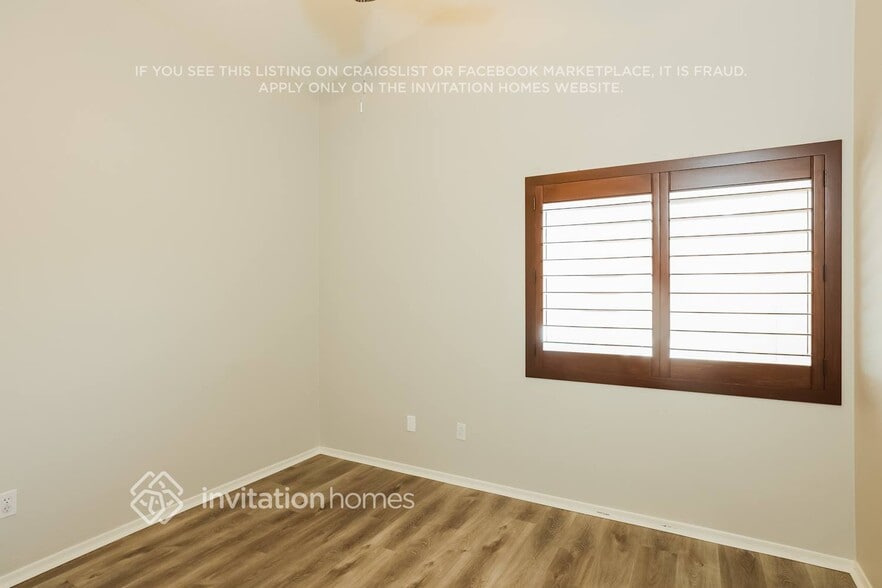 Building Photo - 4558 E Via Dona Rd