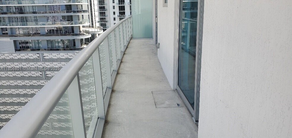 Building Photo - 1100 S Miami Ave