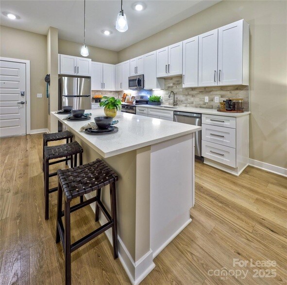 Building Photo - 8501 University Executive Park Dr