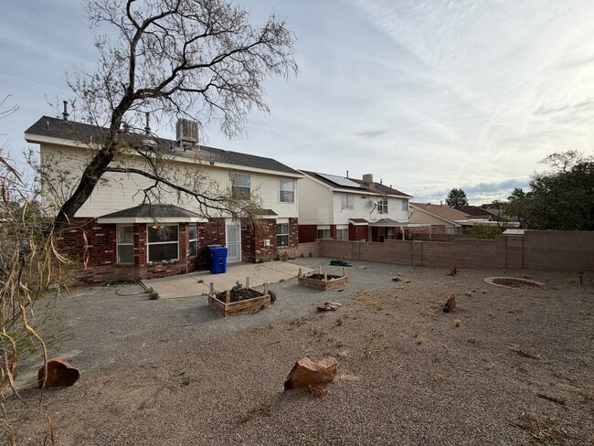 Building Photo - 3 Bedroom Home Available Near Paseo Del Norte Blvd NE & Rainbow Blvd NW!