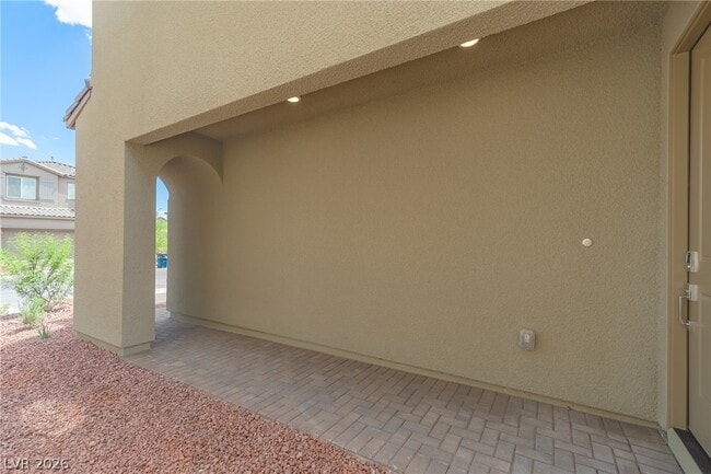 Building Photo - 873 Camargo St