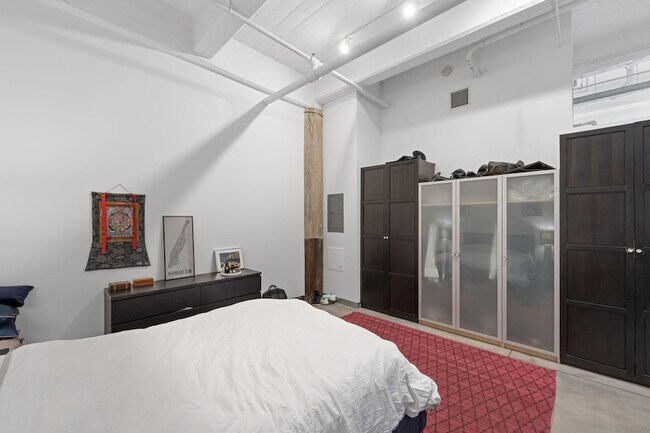 Building Photo - 700 N Washington Ave