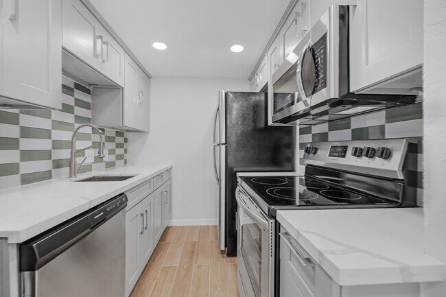 Building Photo - 7520 Hornwood Dr