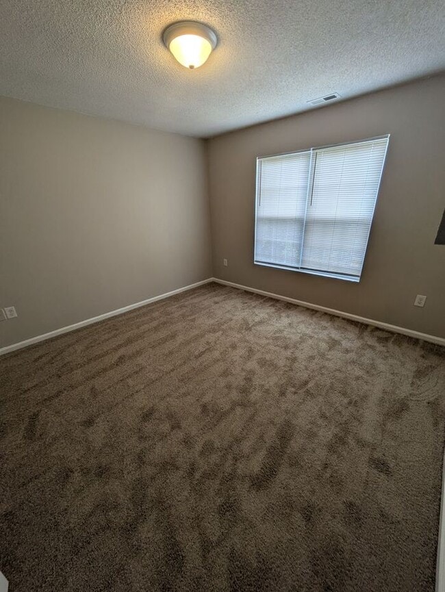 Building Photo - 2BD/1BA Unit at The Squires in Newton, NC