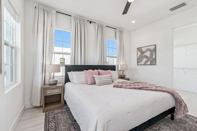 Building Photo - Modern Townhome For Lease in downtown St Pete and Warehouse Arts District