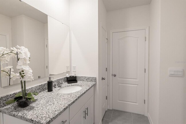 Building Photo - 1456 Isleta Lp