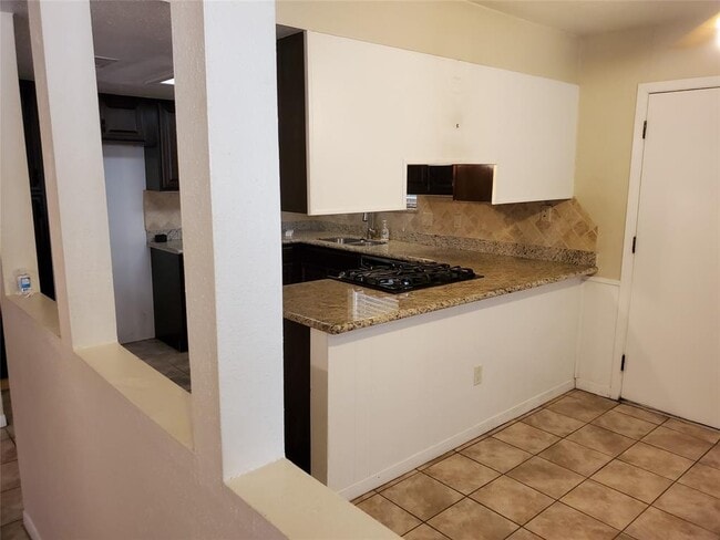 Building Photo - 7323 Log Hollow Dr