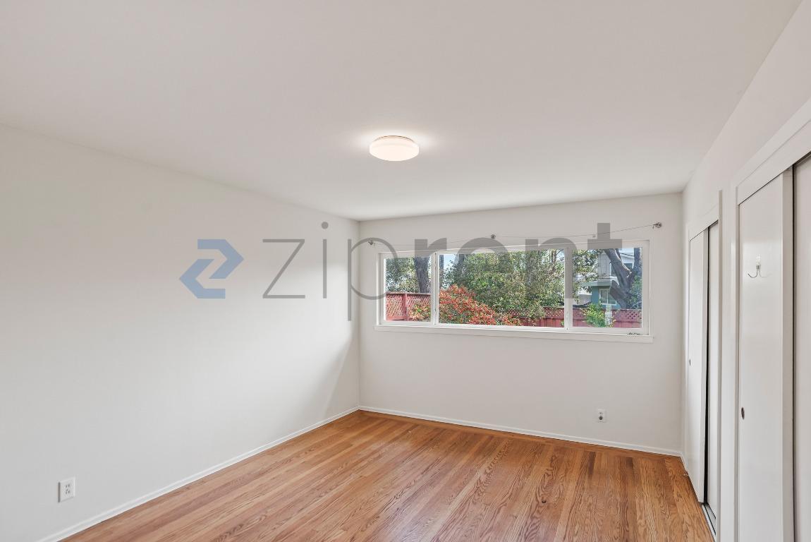 Building Photo - 1170 Glenview Dr