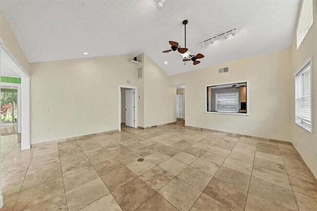 Building Photo - 4949 Village Garden Dr