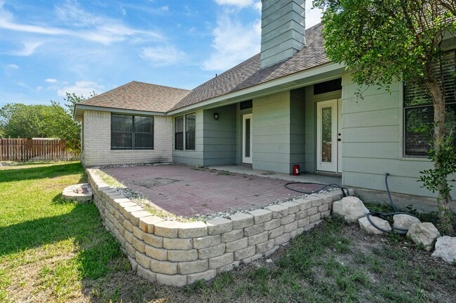 Building Photo - 215 Saddle Blanket