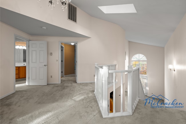 Building Photo - 486 Lori Ln