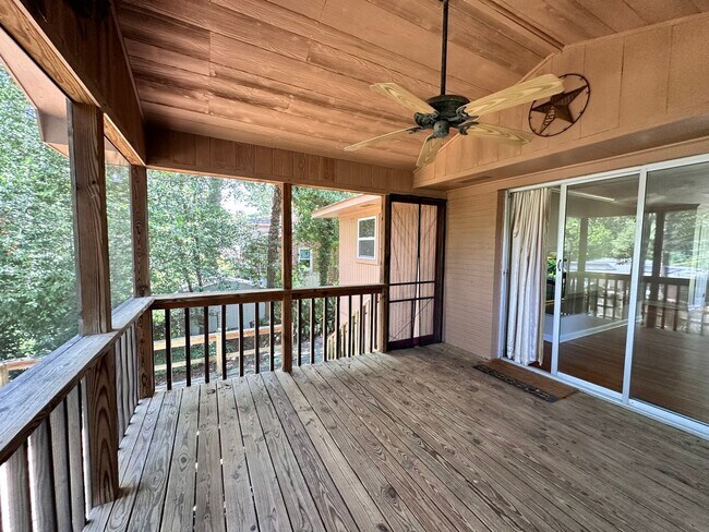 Building Photo - 3221 Foxhall Rd